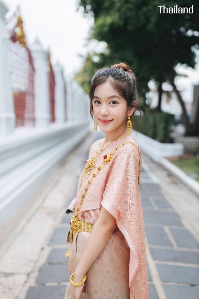 Thailand 🇹🇭 | Thai Traditional dress, ชุดไทย