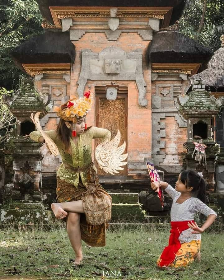 Indonesia 🇮🇩 traditional outfit
