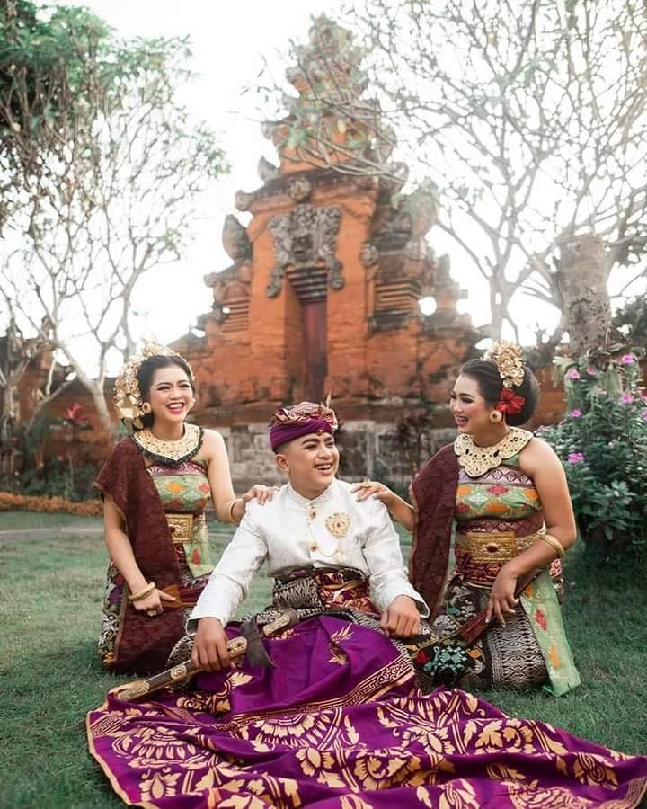 Indonesia 🇮🇩 traditional outfit