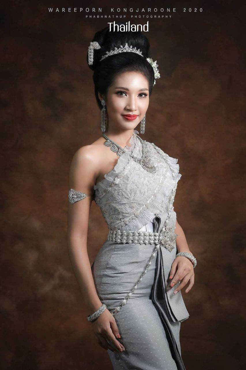 THAILAND 🇹🇭 | Thai national costume "Thai outfit" ชุดประจำชาติไทย