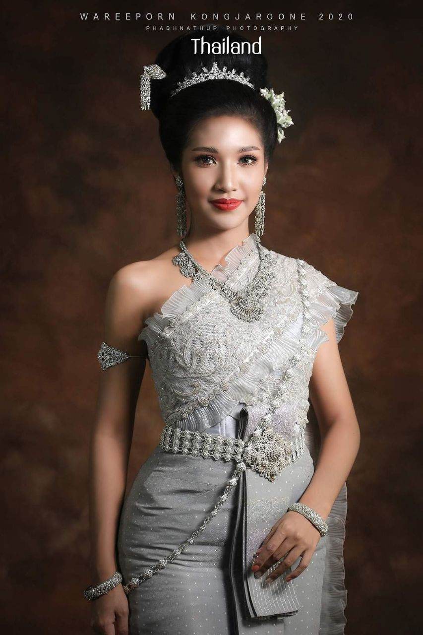 THAILAND 🇹🇭 | Thai national costume "Thai outfit" ชุดประจำชาติไทย