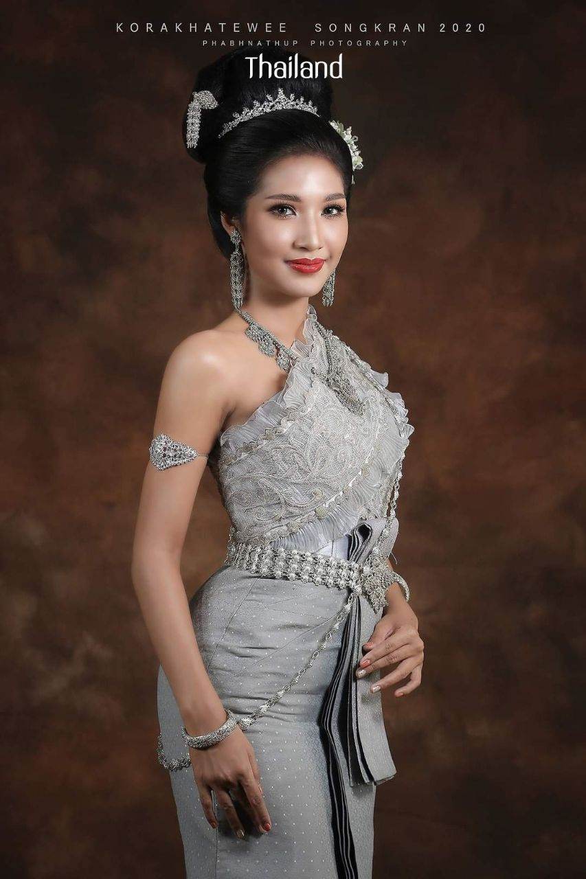 THAILAND 🇹🇭 | Thai national costume "Thai outfit" ชุดประจำชาติไทย