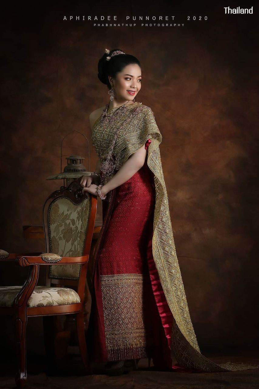 THAILAND 🇹🇭 | Thai national costume "Thai outfit" ชุดประจำชาติไทย