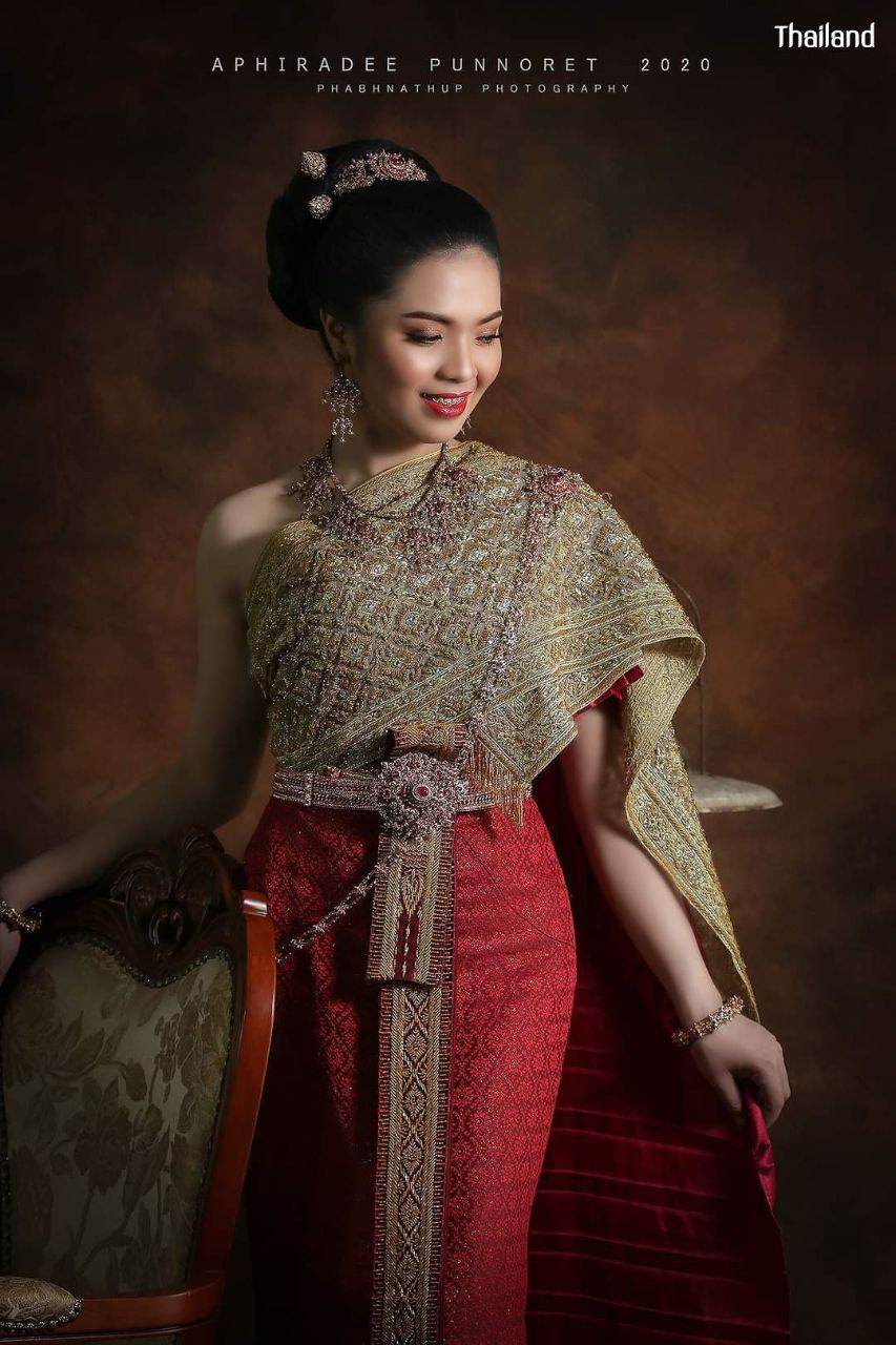 THAILAND 🇹🇭 | Thai national costume "Thai outfit" ชุดประจำชาติไทย