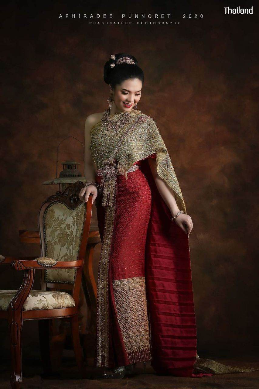 THAILAND 🇹🇭 | Thai national costume "Thai outfit" ชุดประจำชาติไทย