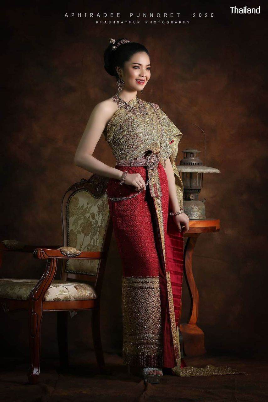 THAILAND 🇹🇭 | Thai national costume "Thai outfit" ชุดประจำชาติไทย
