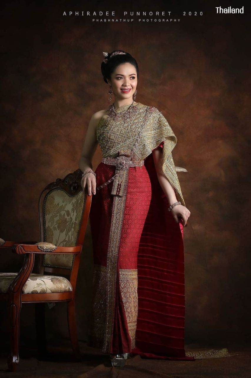 THAILAND 🇹🇭 | Thai national costume "Thai outfit" ชุดประจำชาติไทย
