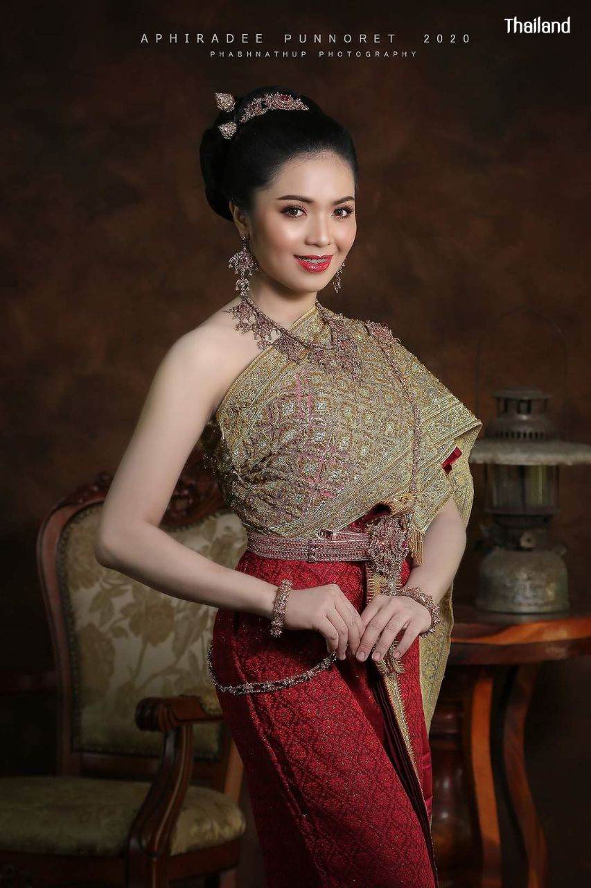 THAILAND 🇹🇭 | Thai national costume "Thai outfit" ชุดประจำชาติไทย