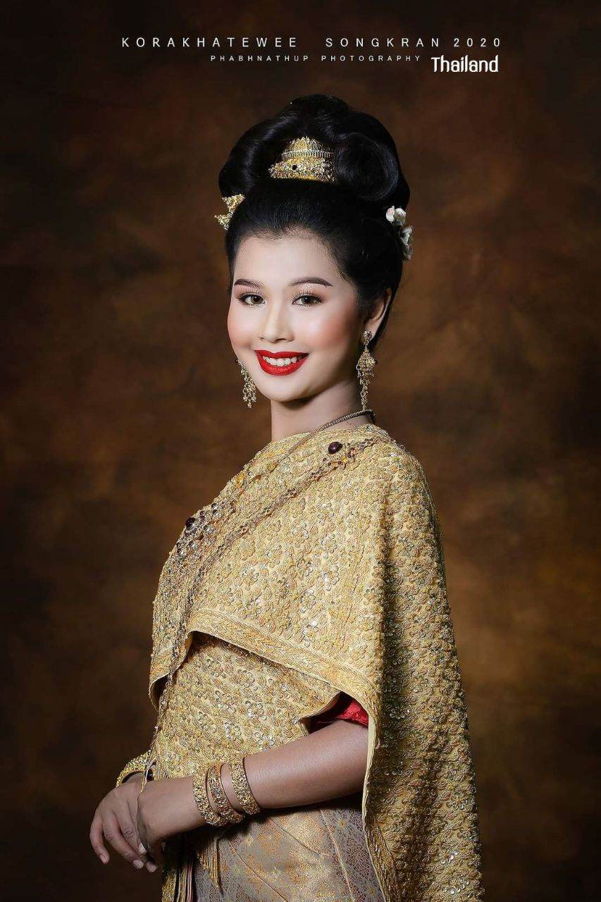 THAILAND 🇹🇭 | Thai national costume "Thai outfit" ชุดประจำชาติไทย