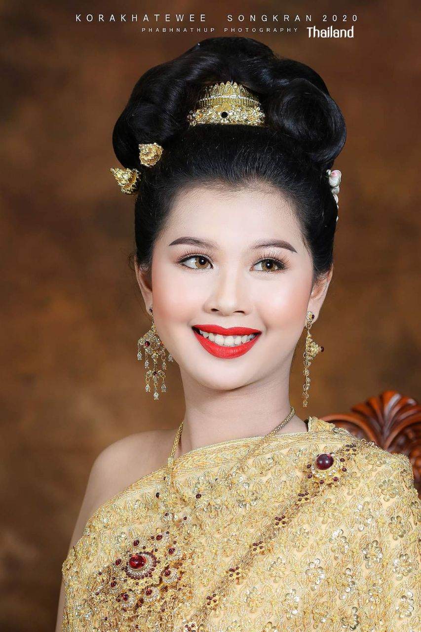 THAILAND 🇹🇭 | Thai national costume "Thai outfit" ชุดประจำชาติไทย