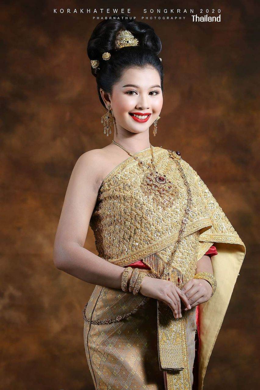 THAILAND 🇹🇭 | Thai national costume "Thai outfit" ชุดประจำชาติไทย