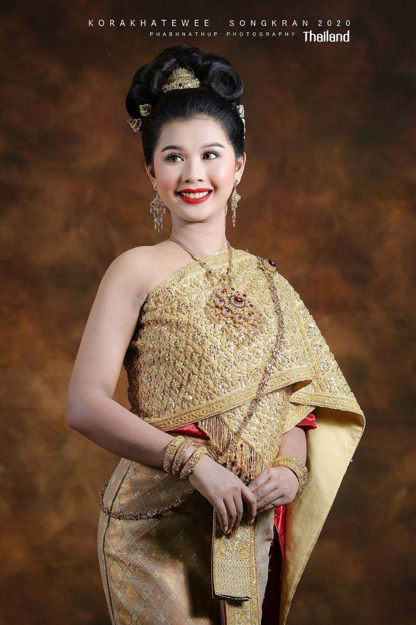 THAILAND 🇹🇭 | Thai national costume "Thai outfit" ชุดประจำชาติไทย