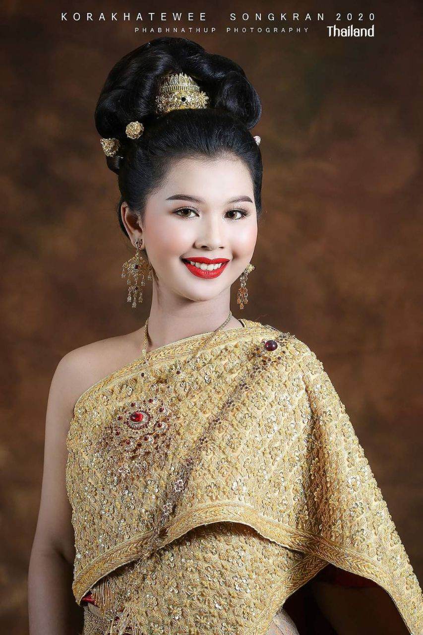 THAILAND 🇹🇭 | Thai national costume "Thai outfit" ชุดประจำชาติไทย