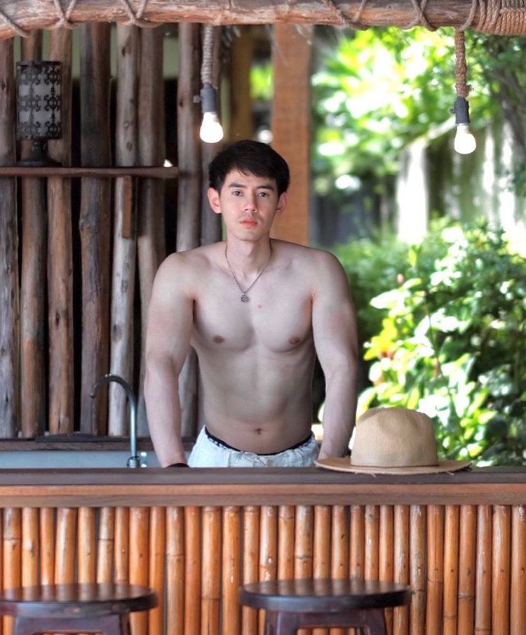 ผู้ชาย นมสวย {9}