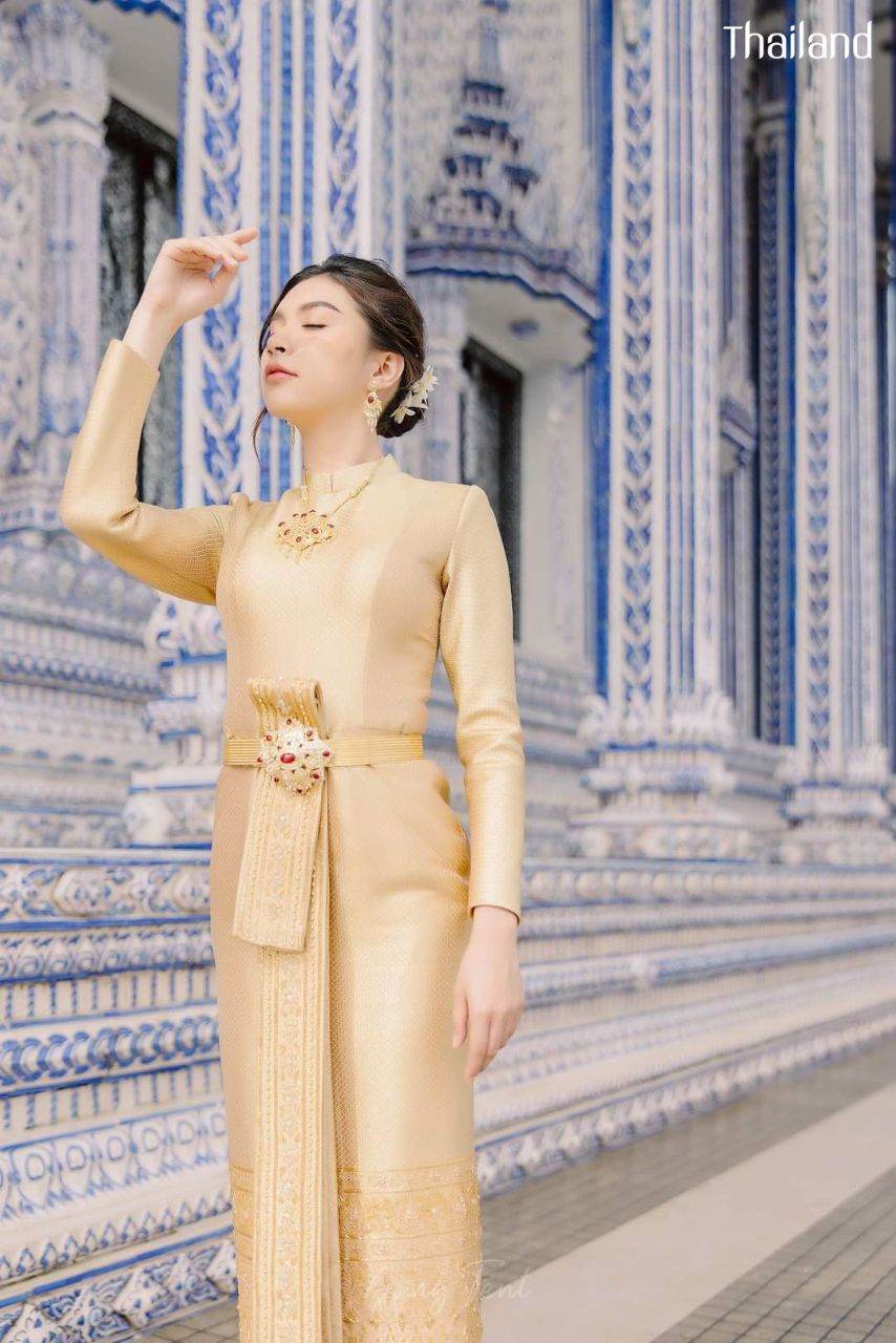 THAILAND 🇹🇭 | THAI DRESS, ชุดไทยบรมพิมาน