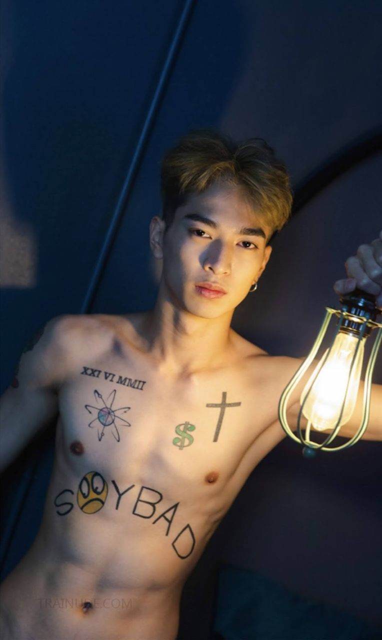 หนุ่มหล่อขึ้นปก 834.10