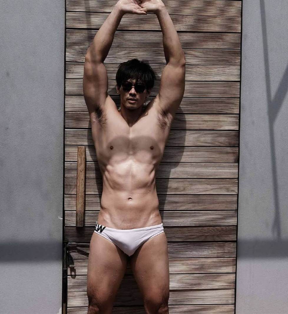 หนุ่มหล่อขึ้นปก 852.5