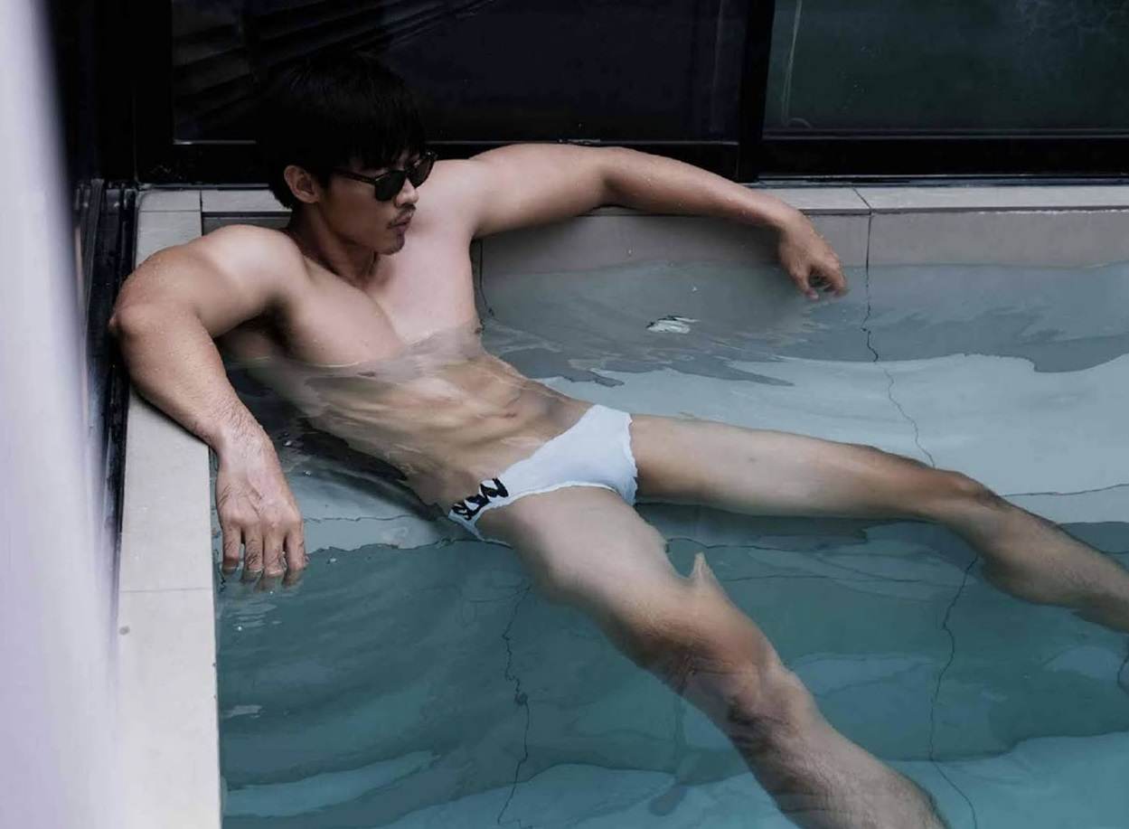 หนุ่มหล่อขึ้นปก 852.5