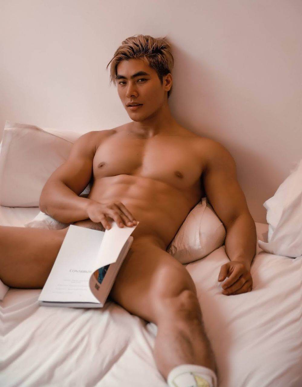 หนุ่มหล่อขึ้นปก 862.3