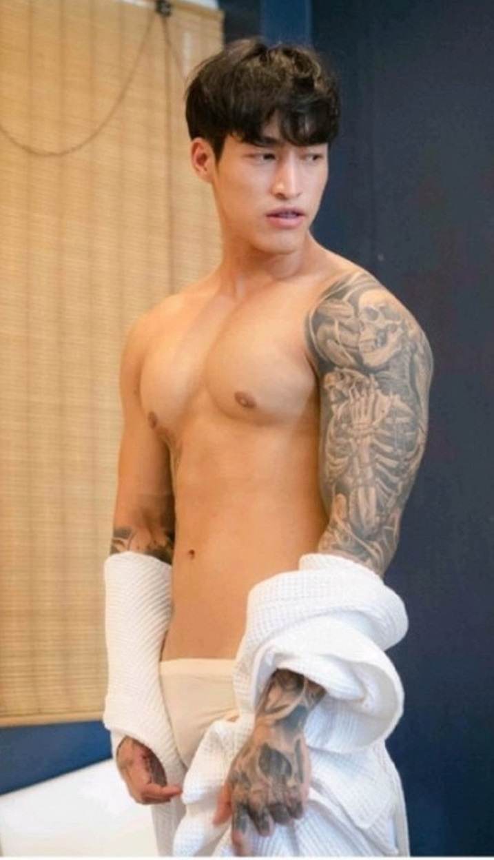 หนุ่มหล่อขึ้นปก 795.17