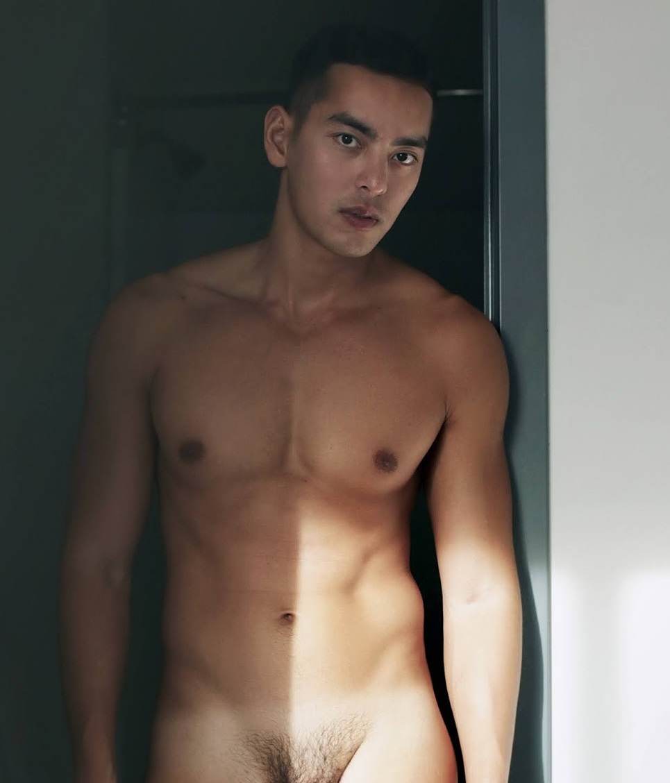 หนุ่มหล่อขึ้นปก 844.9