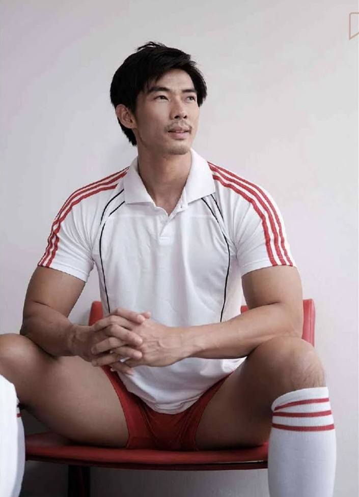 หนุ่มหล่อขึ้นปก 852.6
