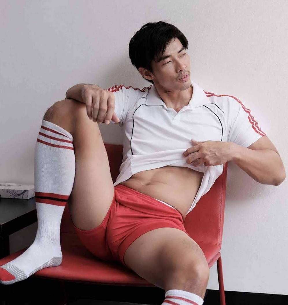 หนุ่มหล่อขึ้นปก 852.6