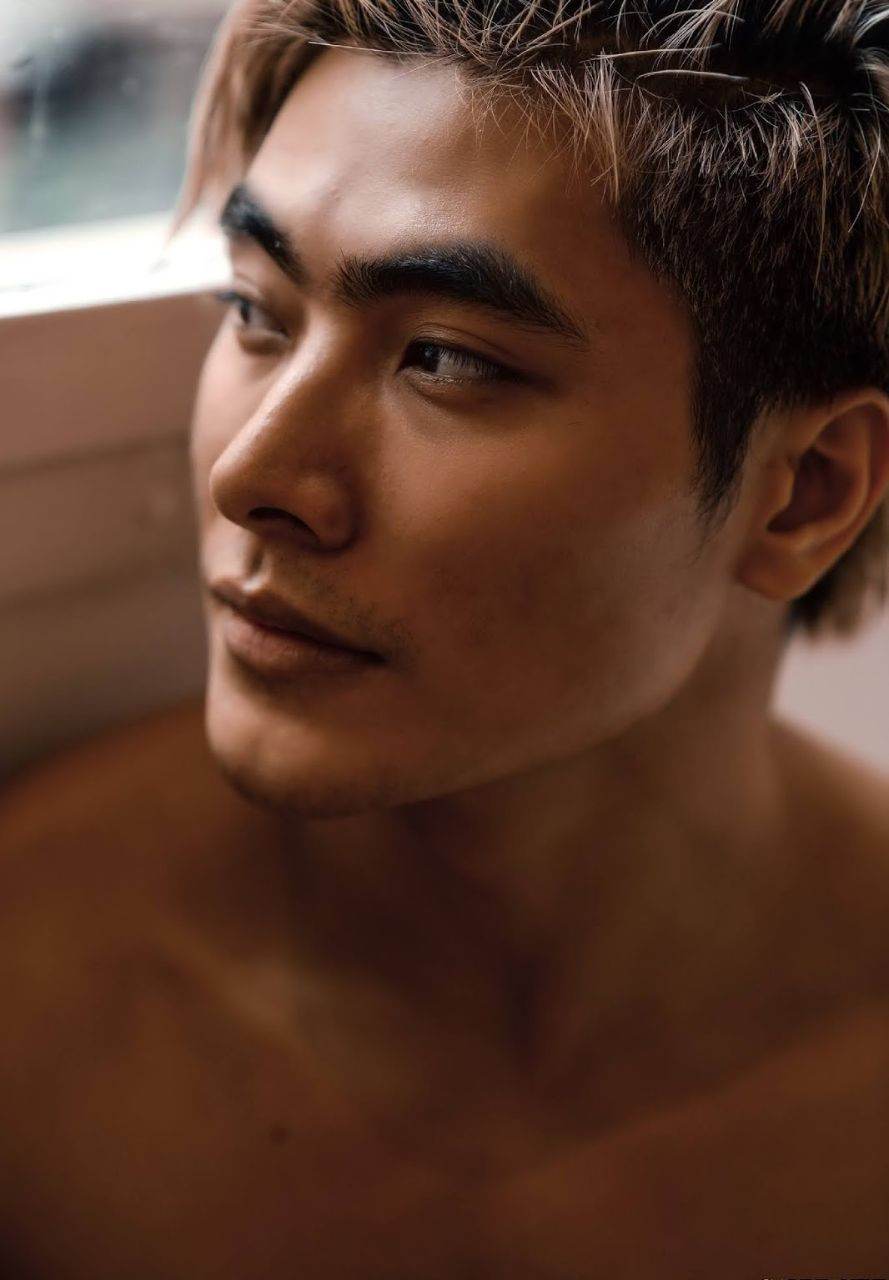 หนุ่มหล่อขึ้นปก 862.4