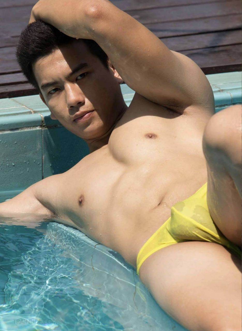 หนุ่มหล่อขึ้นปก 864.4