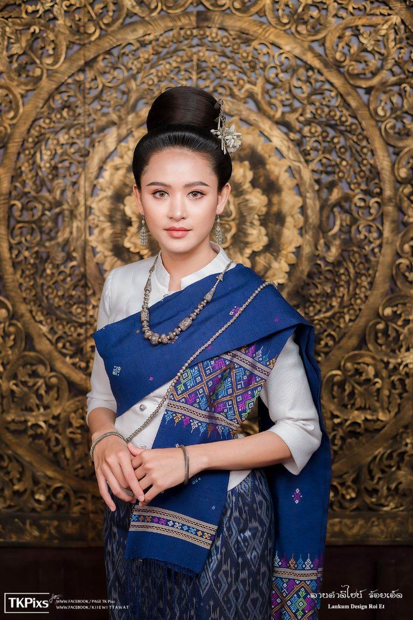 THAILAND 🇹🇭 | ชุดแต่งงานอีสาน ลานคำดีไซน์