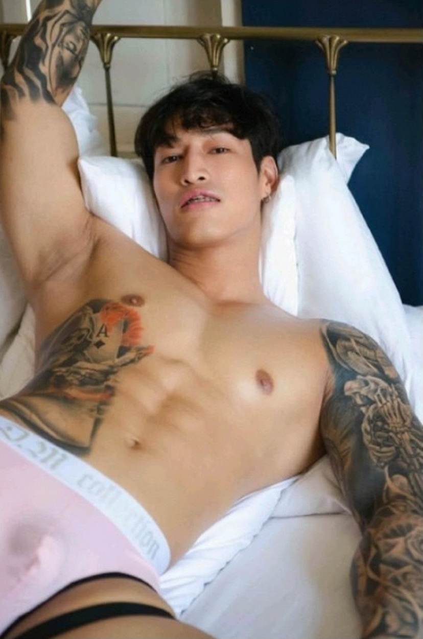 หนุ่มหล่อขึ้นปก 795.18