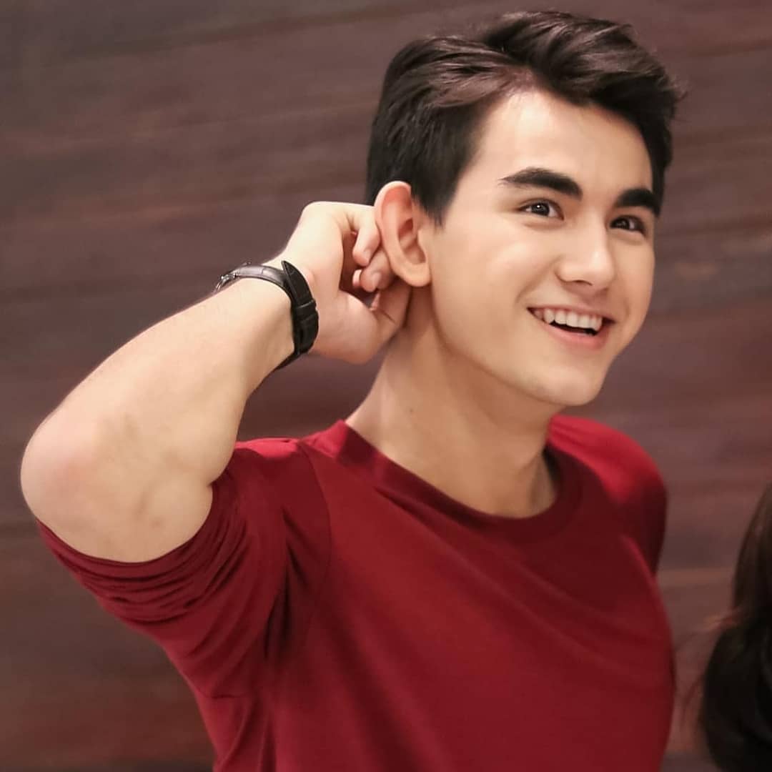 SPECIAL SET รักนะต้าววาฬ }{ 11