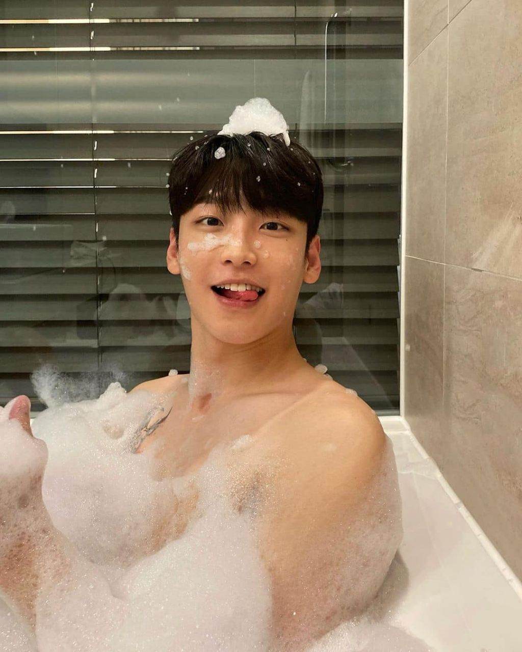 SPECIAL SET รักนะต้าววาฬ }{ 19