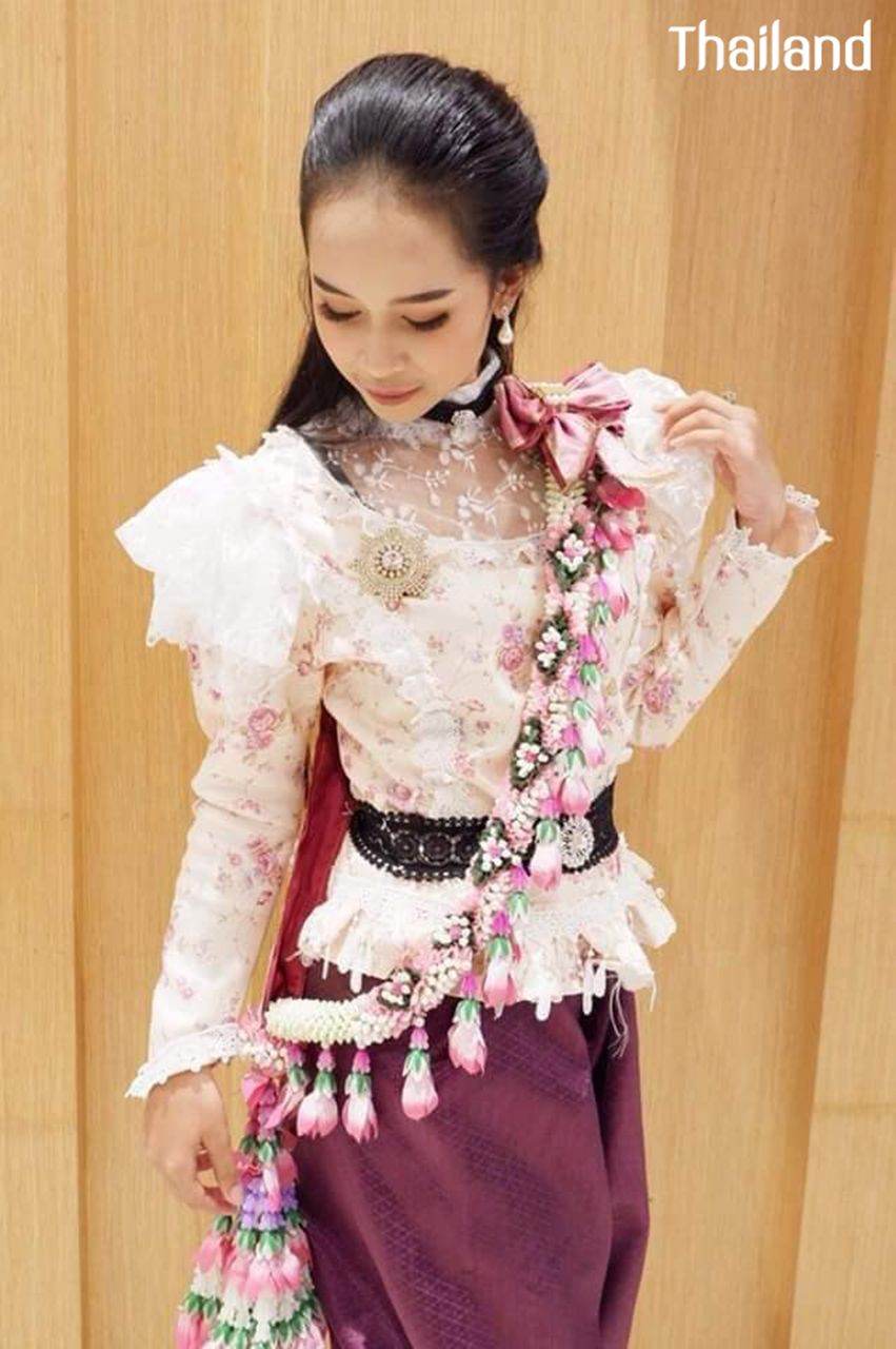 THAILAND 🇹🇭 | "Malai Krui - มาลัยครุย" Traditional Thai Flowers Art