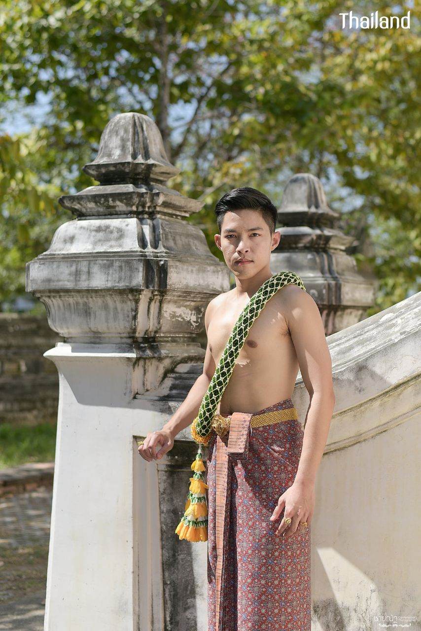 THAILAND 🇹🇭 | "Malai Krui - มาลัยครุย" Traditional Thai Flowers Art