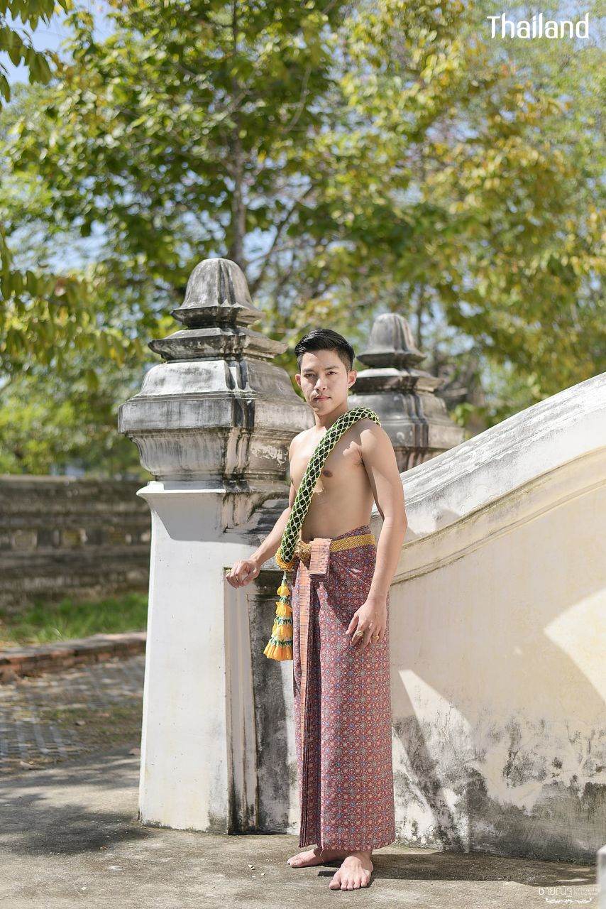 THAILAND 🇹🇭 | "Malai Krui - มาลัยครุย" Traditional Thai Flowers Art