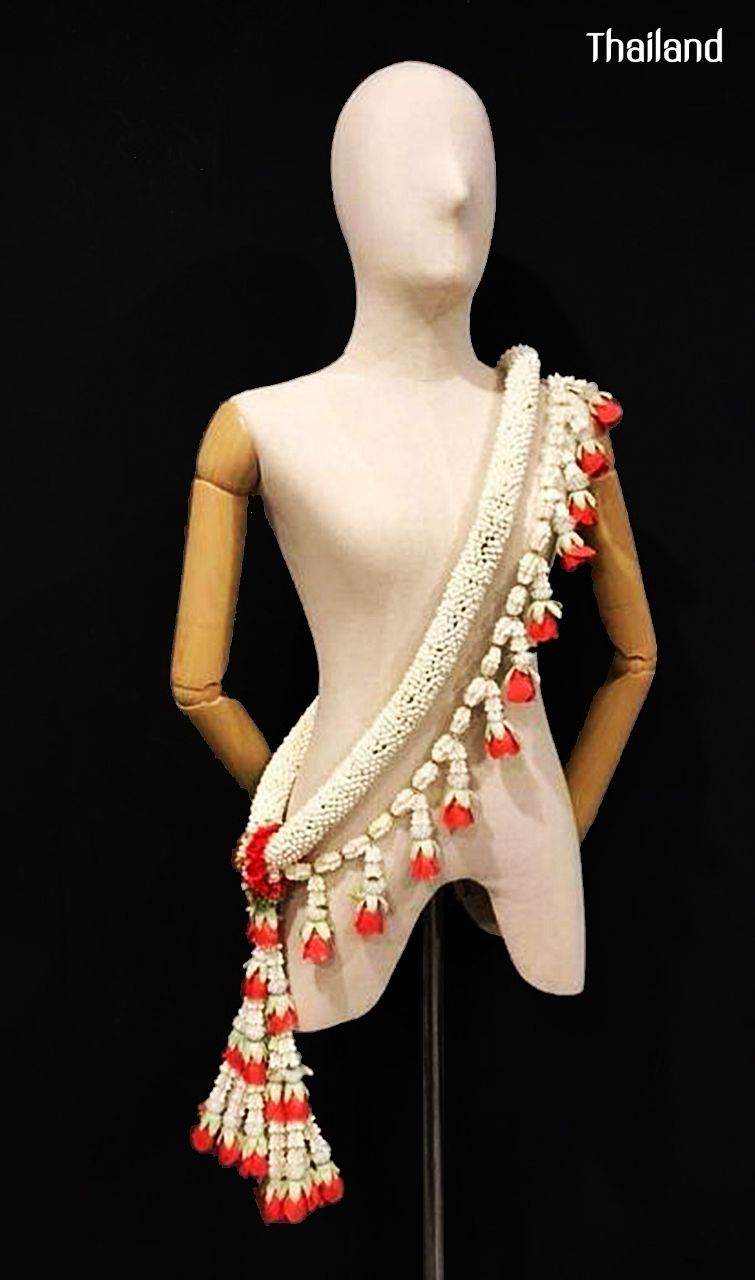 THAILAND 🇹🇭 | "Malai Krui - มาลัยครุย" Traditional Thai Flowers Art