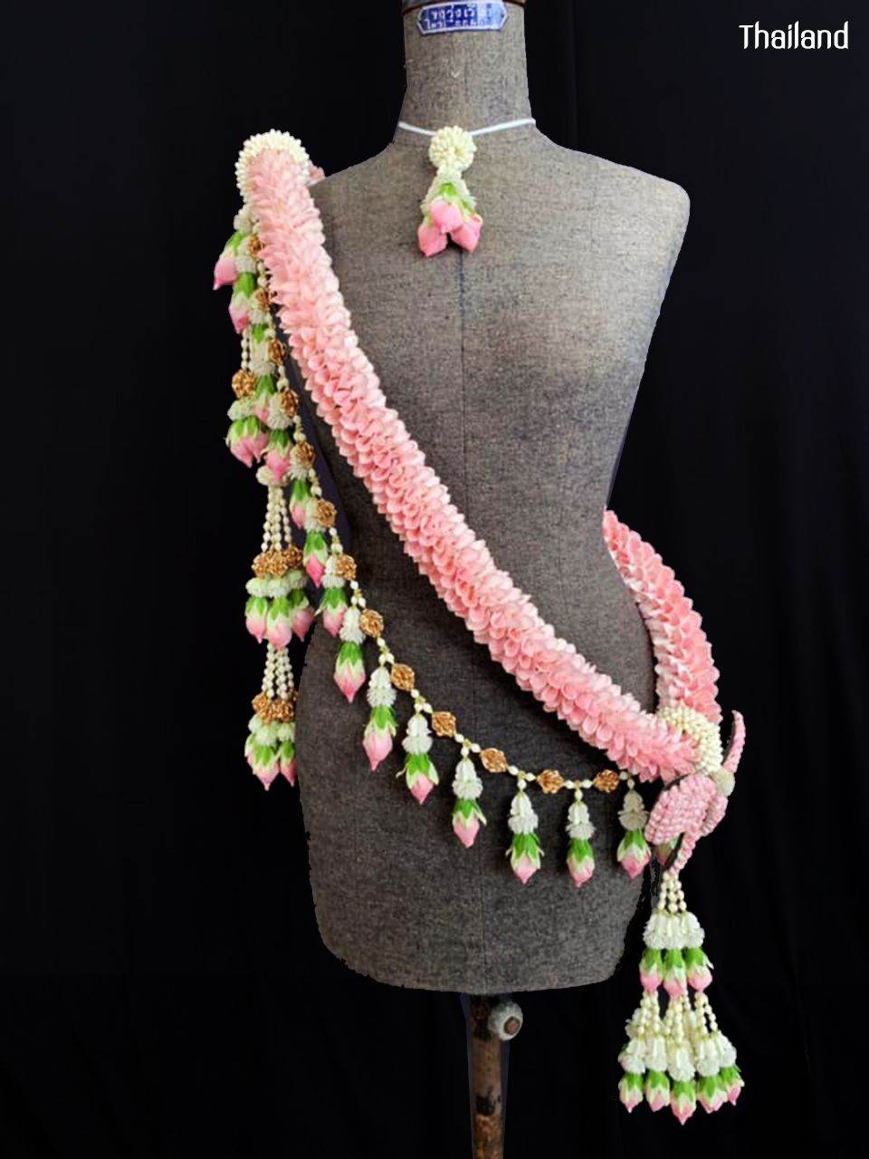 THAILAND 🇹🇭 | "Malai Krui - มาลัยครุย" Traditional Thai Flowers Art