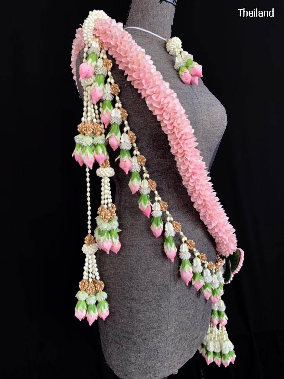 THAILAND 🇹🇭 | "Malai Krui - มาลัยครุย" Traditional Thai Flowers Art