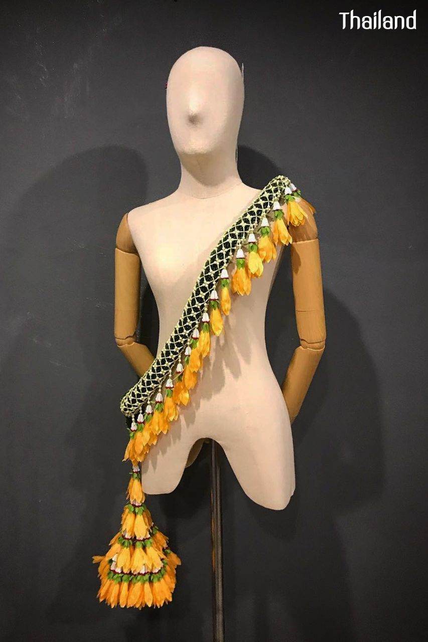 THAILAND 🇹🇭 | "Malai Krui - มาลัยครุย" Traditional Thai Flowers Art