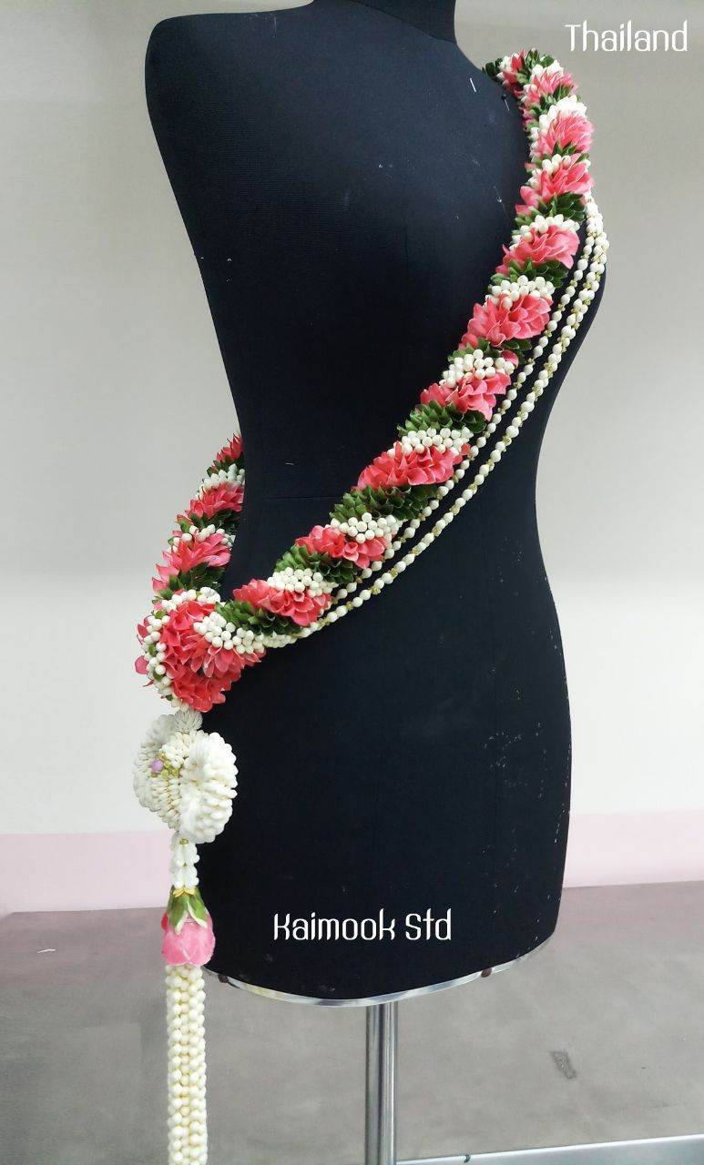 THAILAND 🇹🇭 | "Malai Krui - มาลัยครุย" Traditional Thai Flowers Art