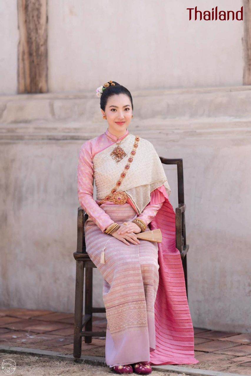 THAILAND 🇹🇭 | ล้านนา, Lanna traditional costume - Tai Yuan ethnic.