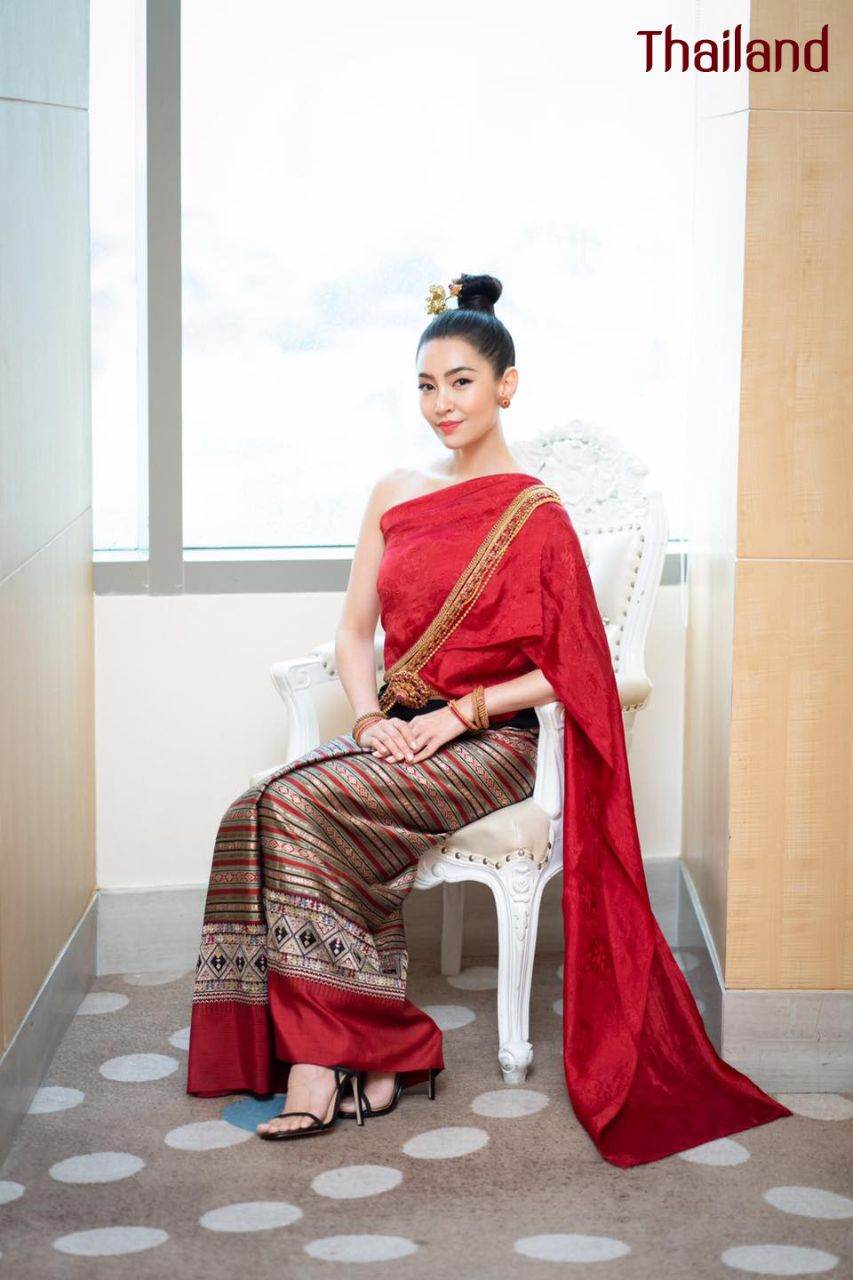 THAILAND 🇹🇭 | ล้านนา, Lanna traditional costume - Tai Yuan ethnic.