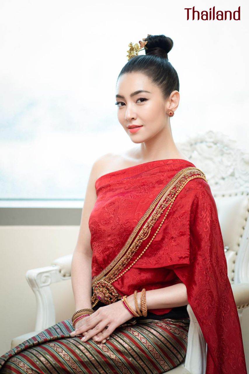 THAILAND 🇹🇭 | ล้านนา, Lanna traditional costume - Tai Yuan ethnic.