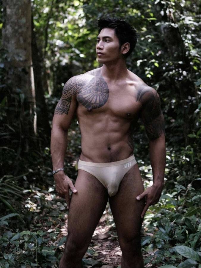 ฉุดกระชากแล้วลากเข้าป่า
