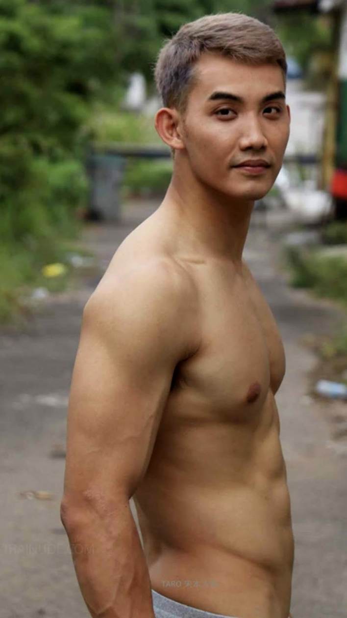 ฉุดกระชากแล้วลากเข้าดงหญ้า