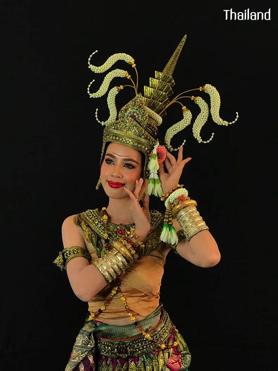 THAILAND 🇹🇭 | Thai Apsara Dance "อัปสรบุปผาเทวี" ថៃ អប្សរា