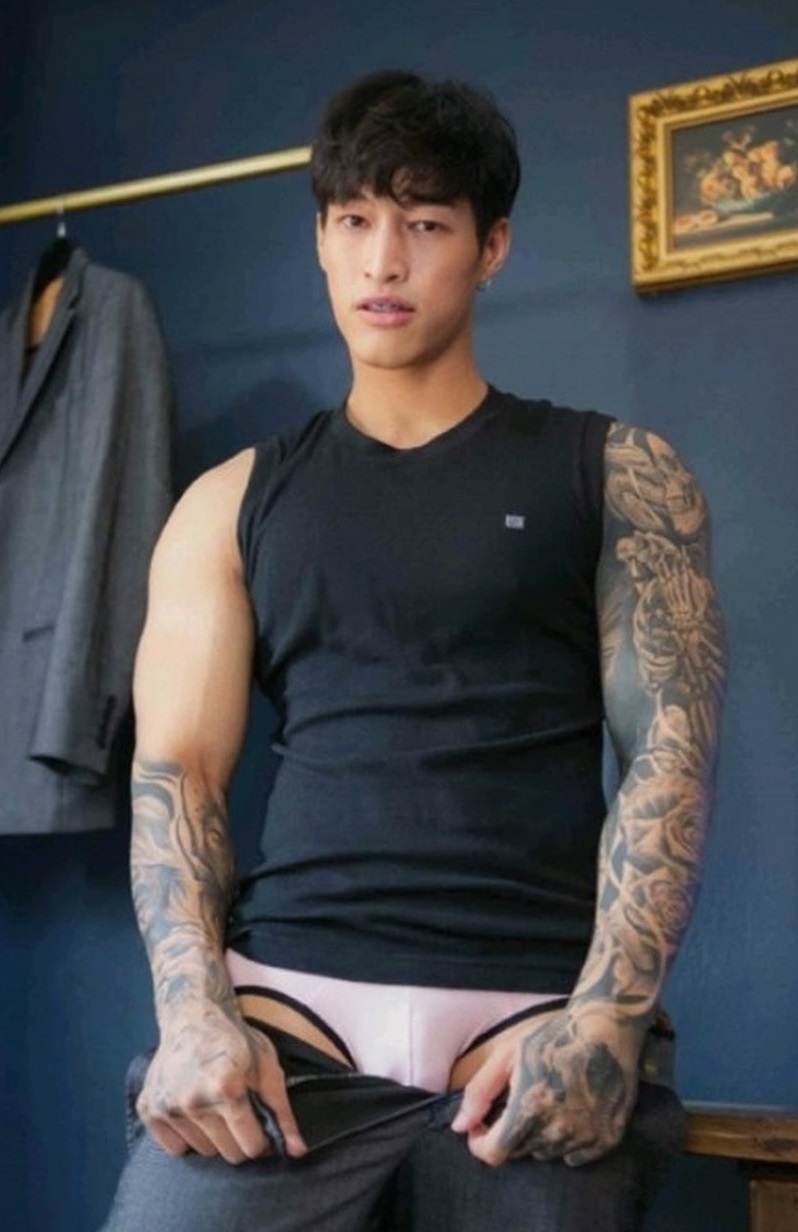 หนุ่มหล่อขึ้นปก 795.19