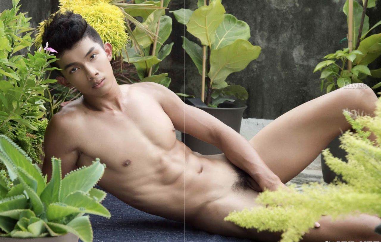 หนุ่มหล่อขึ้นปก 860.7