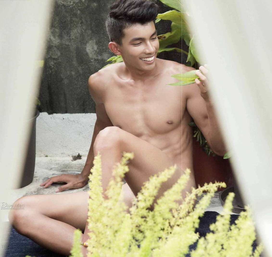 หนุ่มหล่อขึ้นปก 860.7
